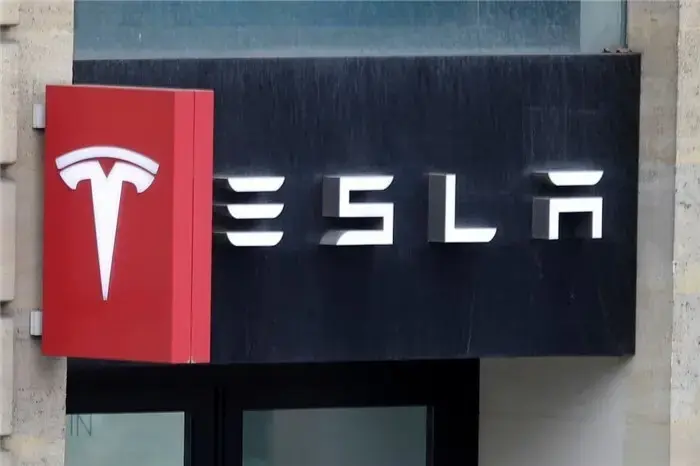 تسلا فروشنده برق می‌شود