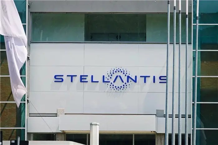 زیان 1.7 میلیارد دلاری استلانتیس از تعرفه‌های آمریکا