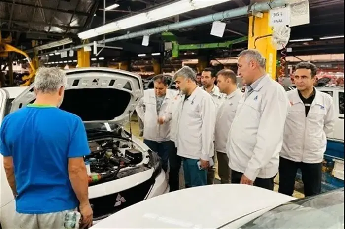 بازدید مدیرعامل پارس‌خودرو از روند آماده‌سازی خط بدنه پارس‌نوآ