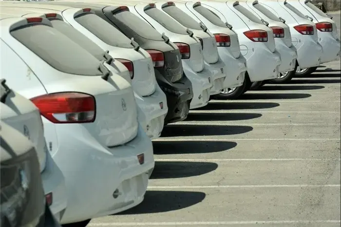 انبار خودروسازان خالی می‌شود