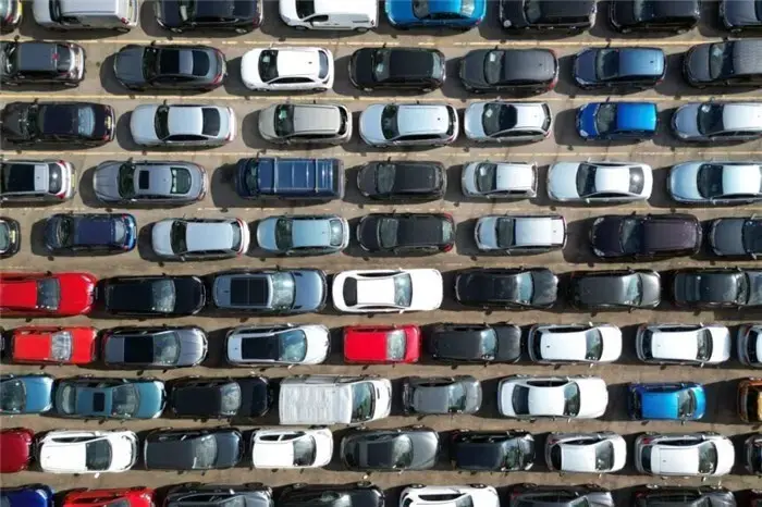 چرا فروش خودرو در ایران به هیچ کشوری شباهت ندارد؟