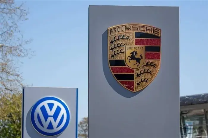 زیان فولکس‌واگن از تعویق معرفی پورشه برقی جدید
