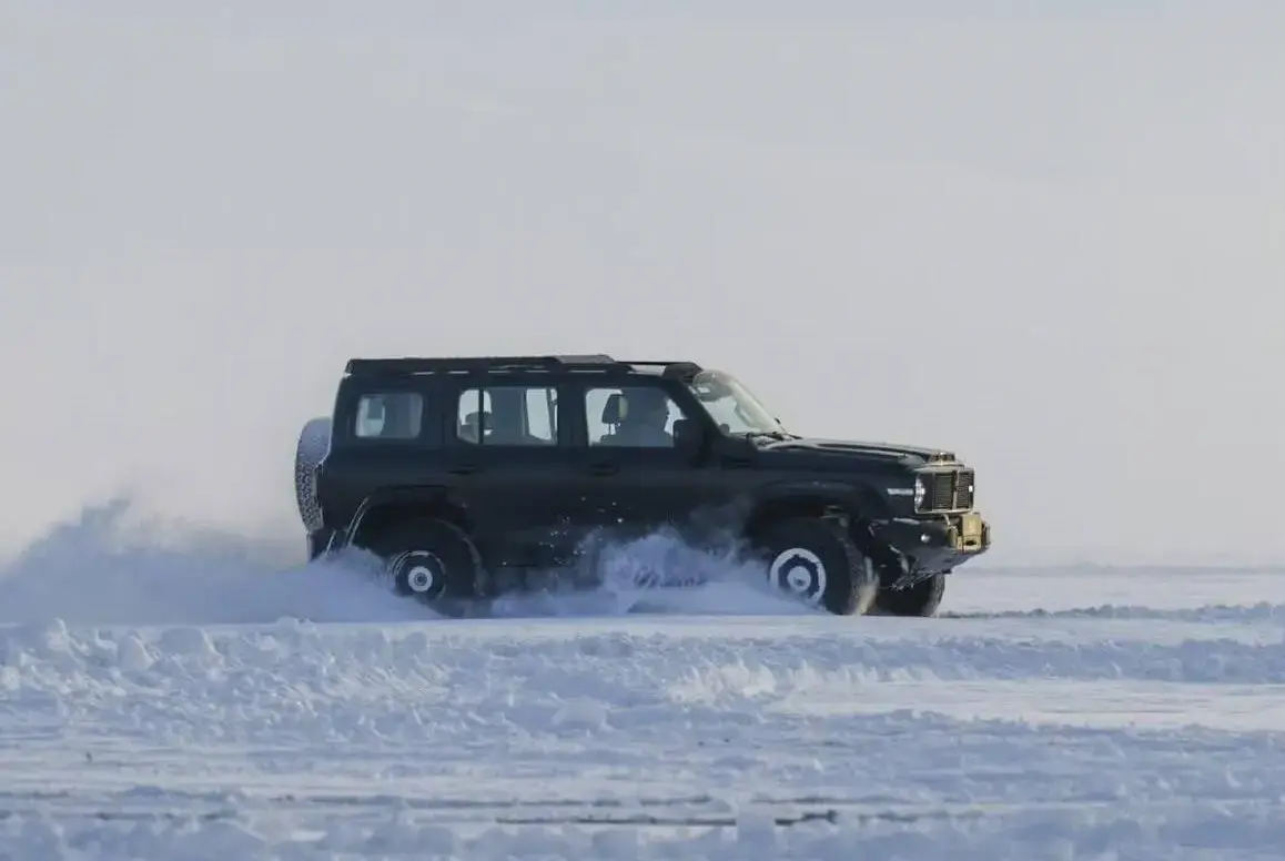 تانک 300 به عنوان خودرو رسمی اکتشاف قطبی چین معرفی شد