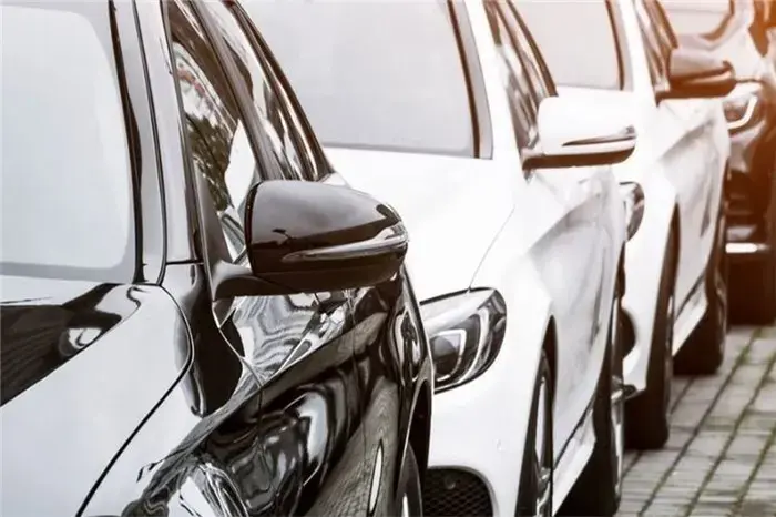 برخورد تعزیراتی با پرونده خودروسازان در تضاد با مسیر خصوصی‌سازی قرار دارد