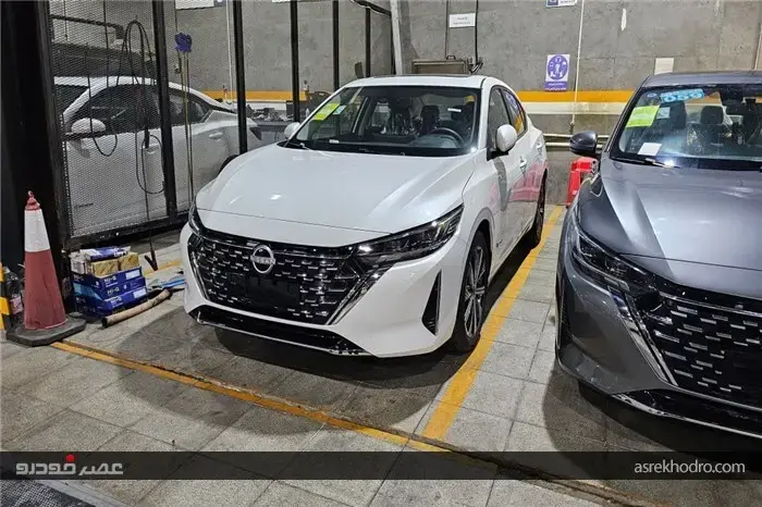 کرولا خوش‌نام یا سیلفی هیبریدی؟