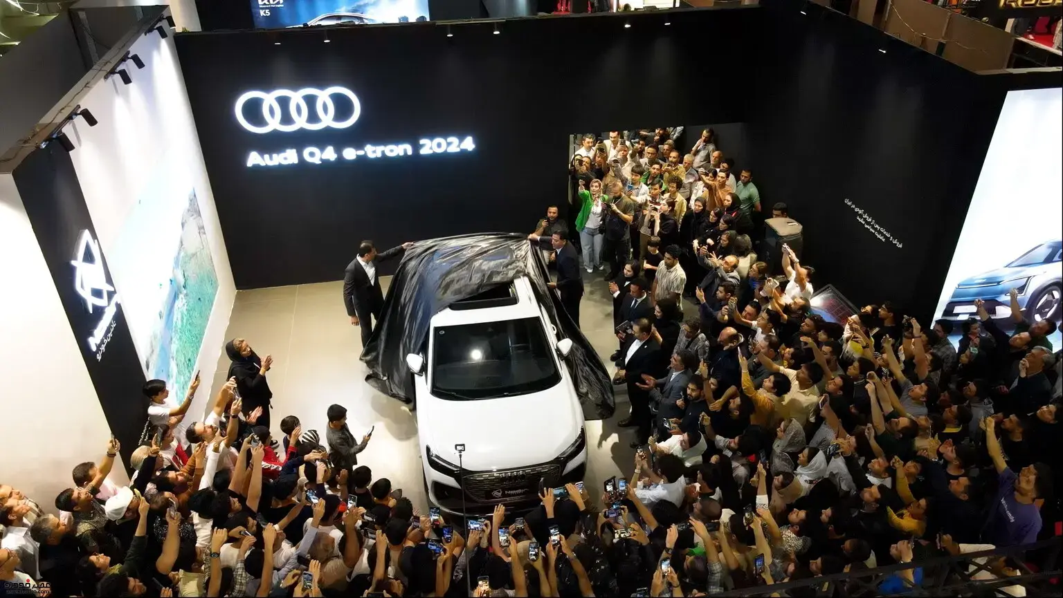 توسط نادین خودرو در مشهد صورت گرفت: نمایش کراس اوور قدرتمند و فول آپشن برقی آئودی در ایران + کاتالوگ