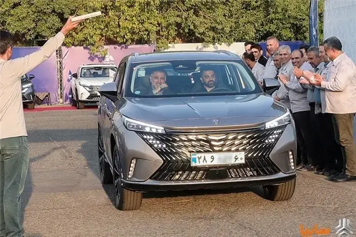 تحویل خودرو رووی eRX5 آغاز شد