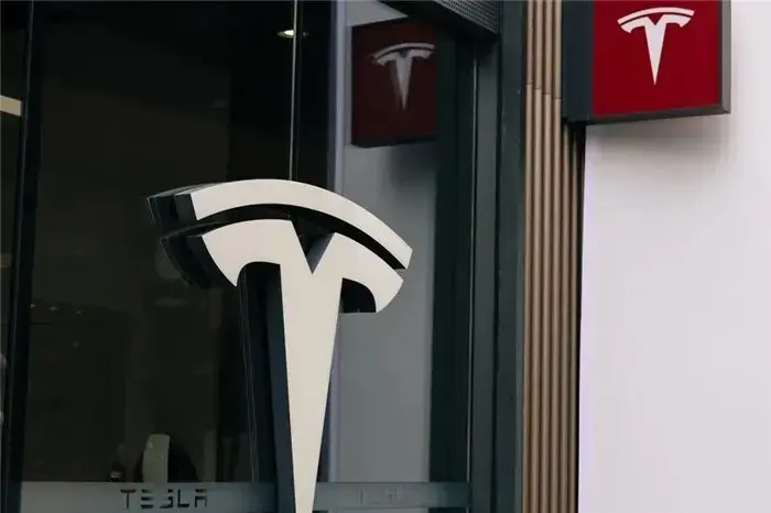 تسلا در چین مجبور به کاهش قیمت مدل جدید شد